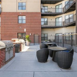 bb2609031-1081